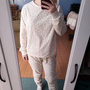 Micro fleece leopard print lounge set